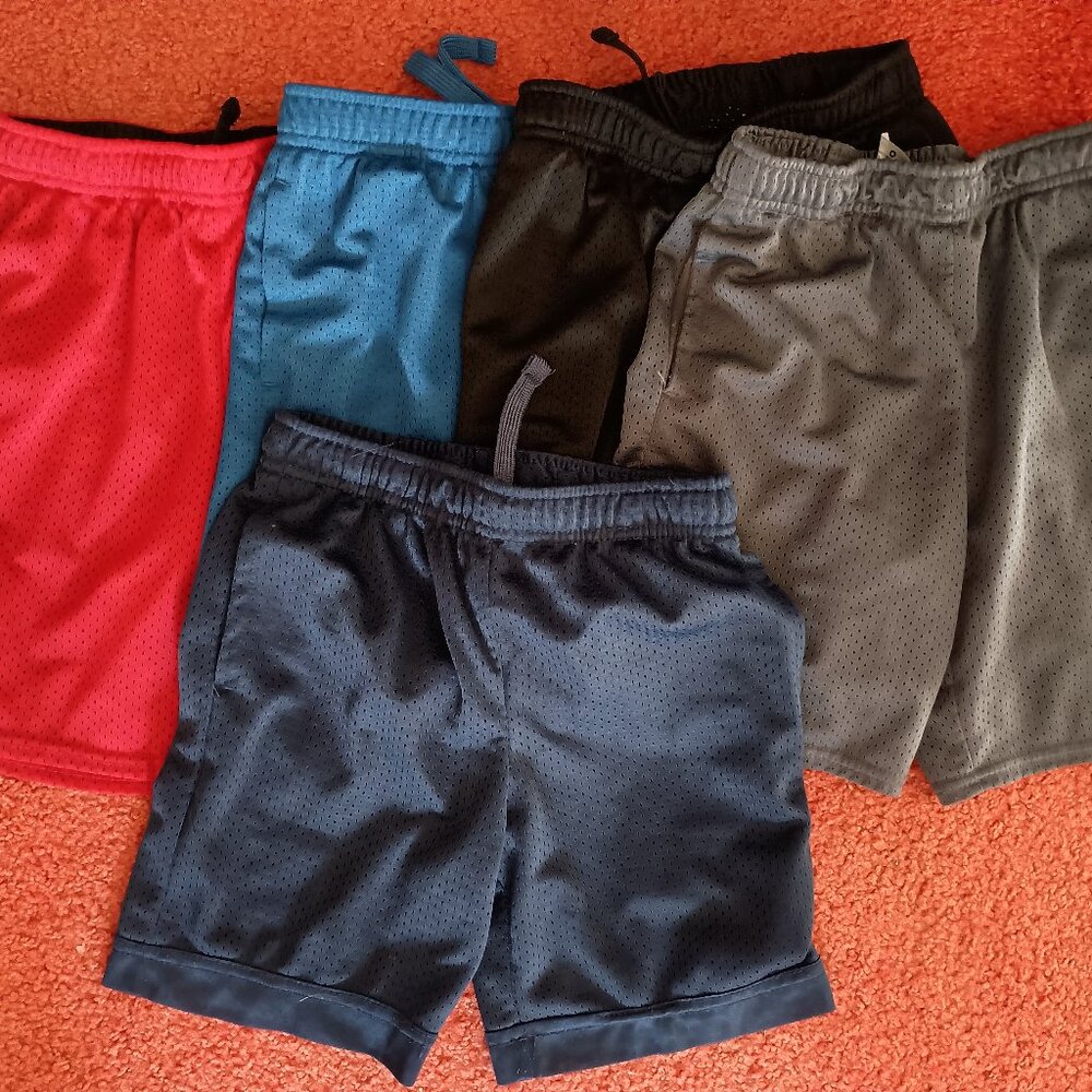 Boys Athletic shorts size small 6/7